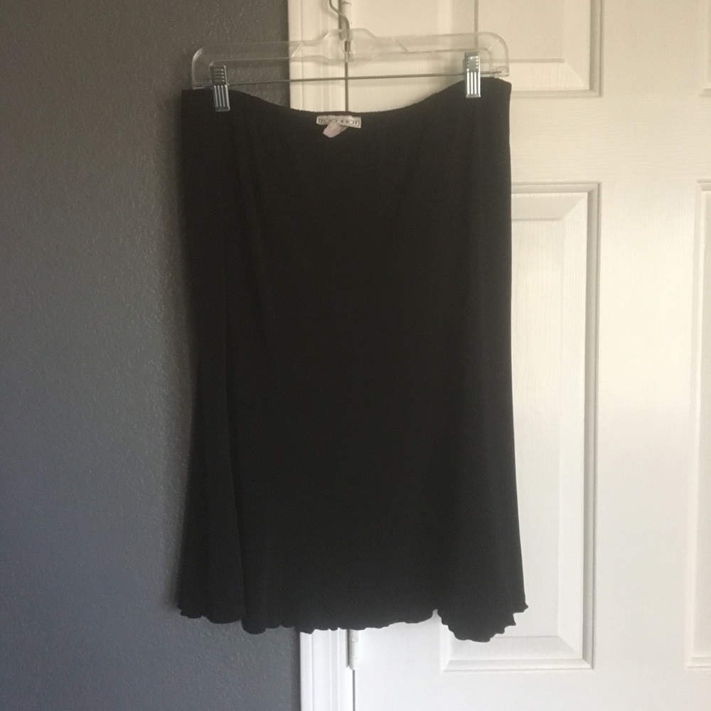 Too Hot Black Skirt Slip